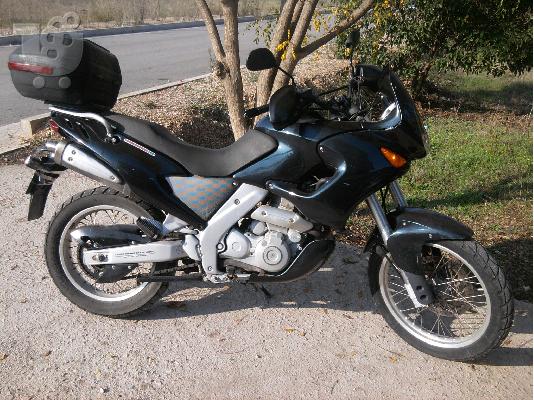 PoulaTo: APRILIA Pegaso 650 '00